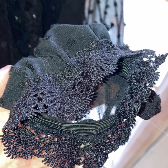 💐💓New Beautiful Black Swiss Dot Long Sleeved Shirt XL  Lace Cuffs - Picture 5 of 11